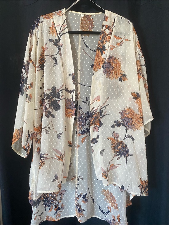 Maurices Other - Maurices Floral Sheer Kimono in Cream, Rust, and Lavender